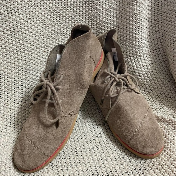 Toms Suede Ankle Boot, Size 9 - Picture 1 of 4